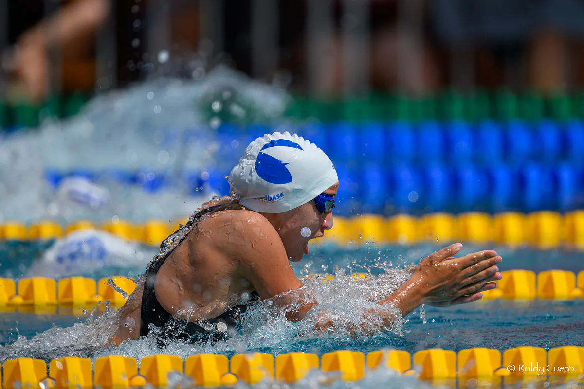 hero swimmer